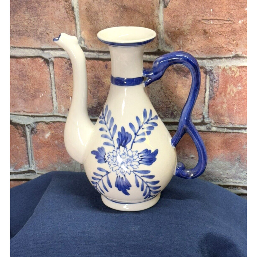Chinese Vintage 1980s Cobalt Blue‎ White Porcelain Teapot Elegant Long Spout